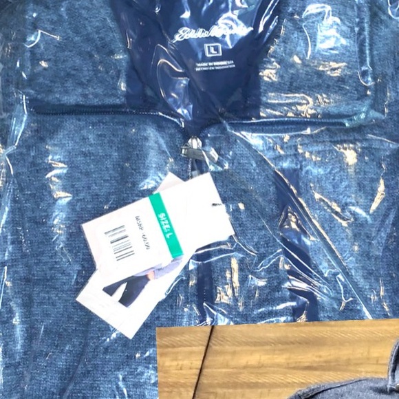 Eddie Bauer Men’s 1/4 zip sweater, blue - Picture 2 of 2